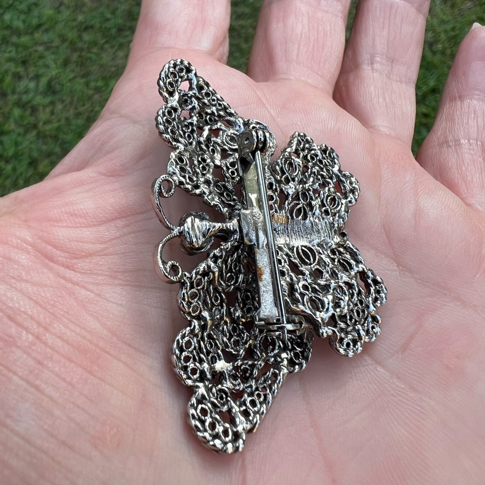 Silver-tone Filigree Blue Rhinestone Eyes Butterfly Broochđź‘ - Picture 10 of 17